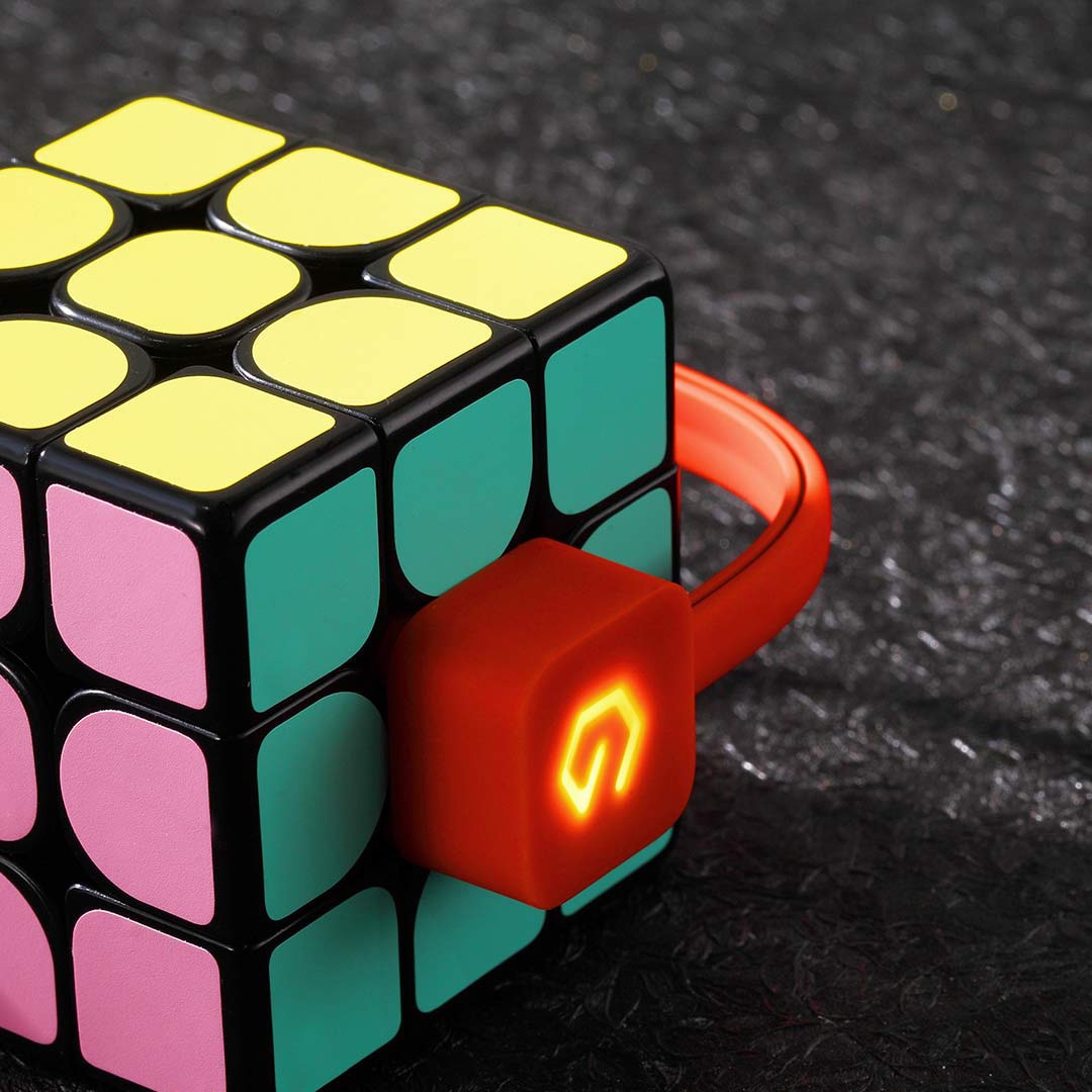 GiiKER Electronic Bluetooth Speed Cube Real-time Connected STEM Smart Cube 3x3 Companion App Support Online Battle with Cubers